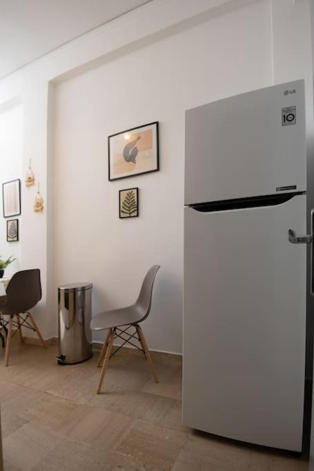 Lovely,Central, Spacious 2-Bedrooms Apartment Pireu Exterior foto